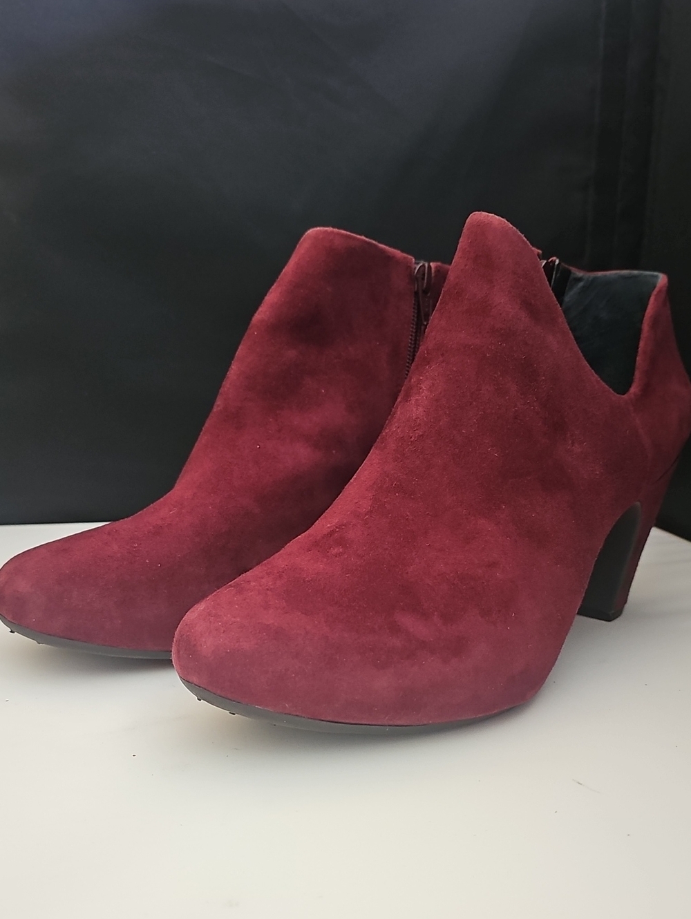 Easy Spirit Burgundy Suede Peep Toe Ankle Booties Women’s Size 10.5 Side Zip
